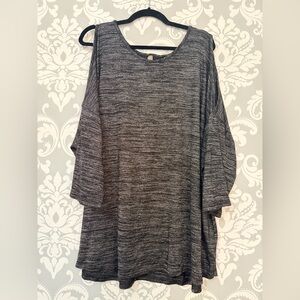 4/$25 • Penningtons Grey Knit Slit Sleeve Tunic Top